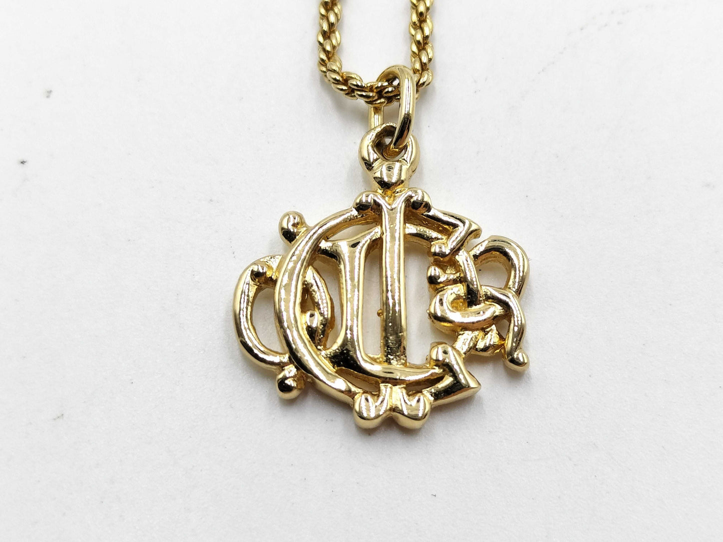 Dior logo necklace necklace