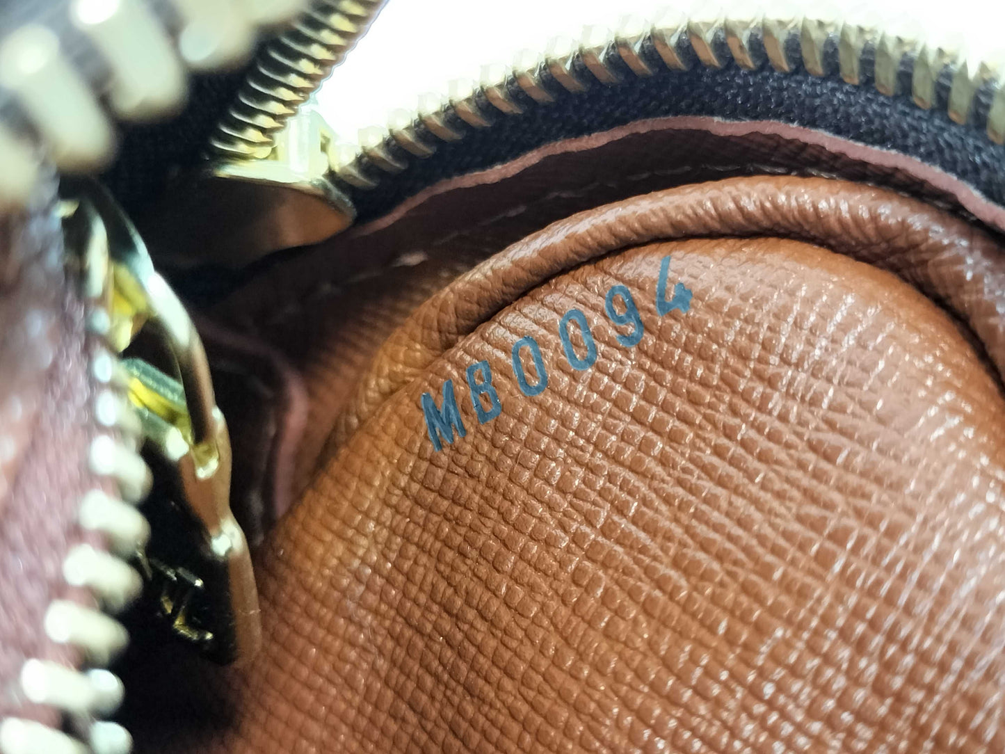 LOUIS VUITTON M51274 Monogram Trocadero 27 Shoulder Bag