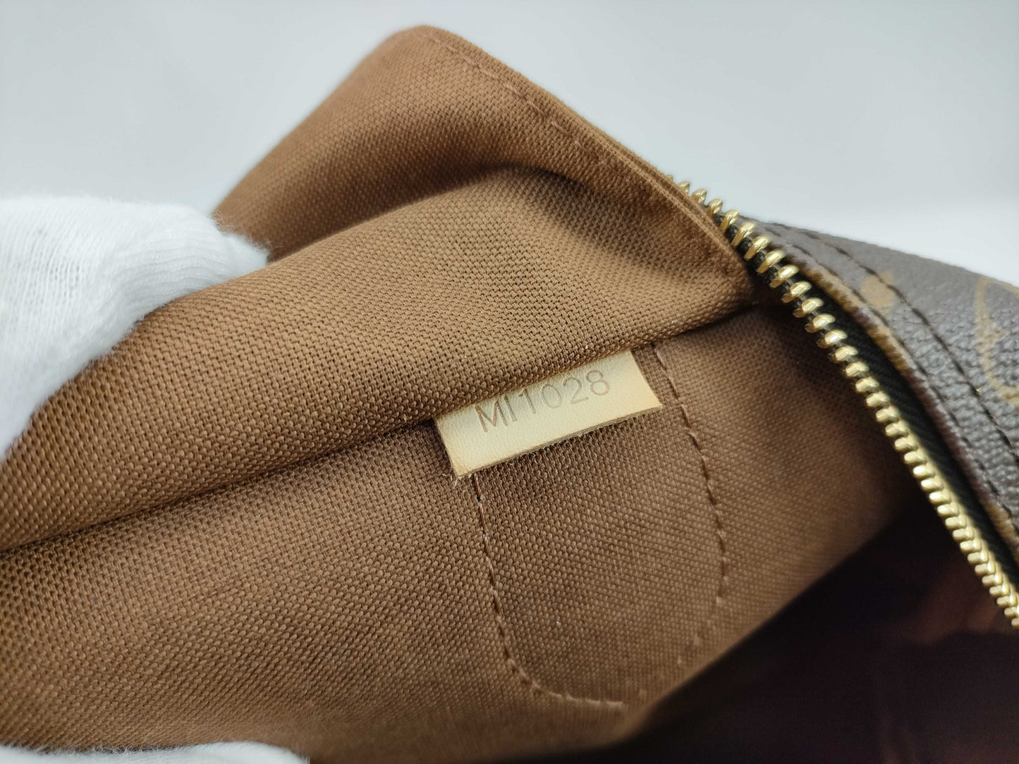 LOUIS VUITTON M95565 Monogram Montorgueil PM Tote Bag