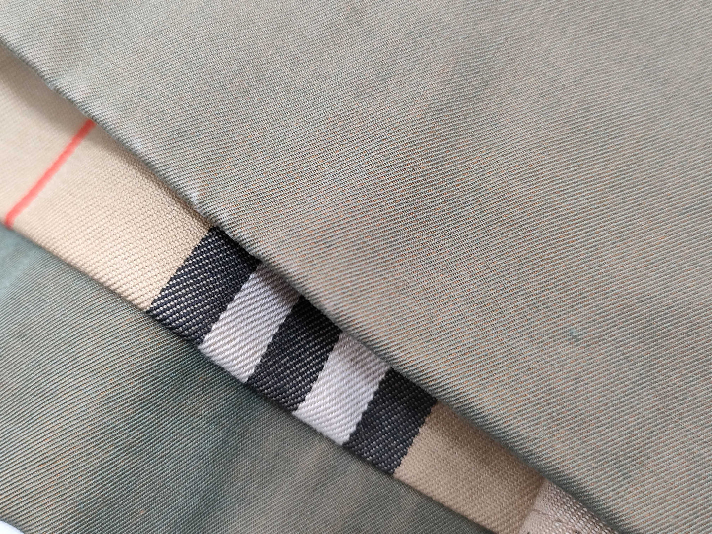 BURBERRY Trench Coat with Belt and Liner, Iridescent Coat