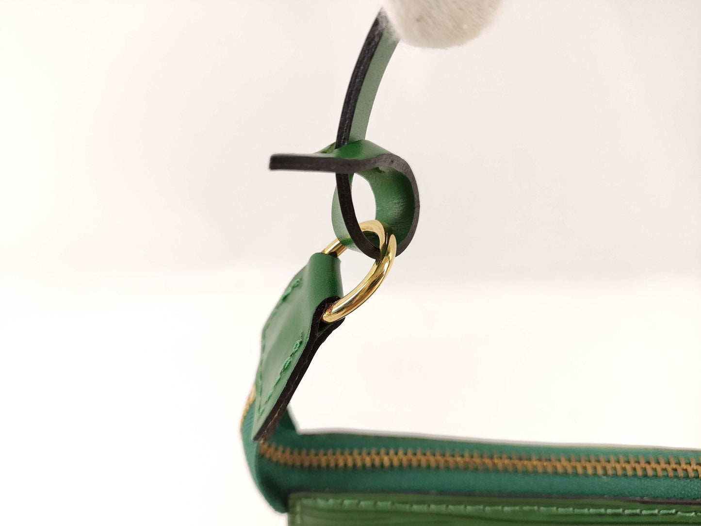LOUIS VUITTON M52944 Epi Pochette Accessoires Handbag