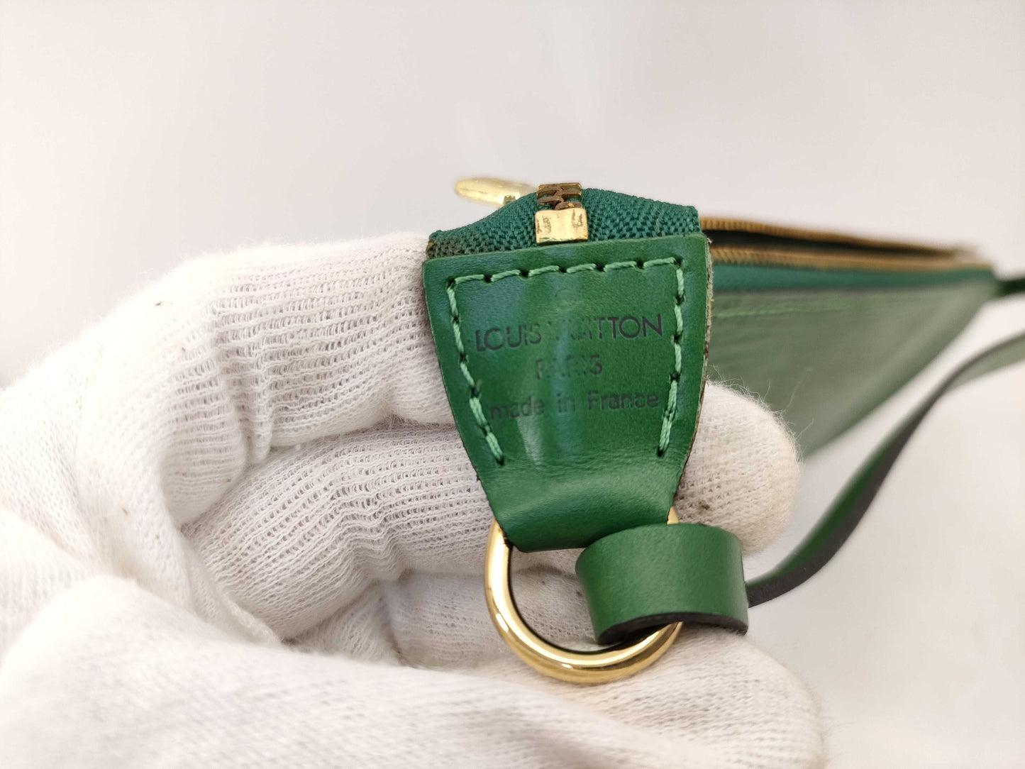 LOUIS VUITTON M52944 Epi Pochette Accessoires Handbag