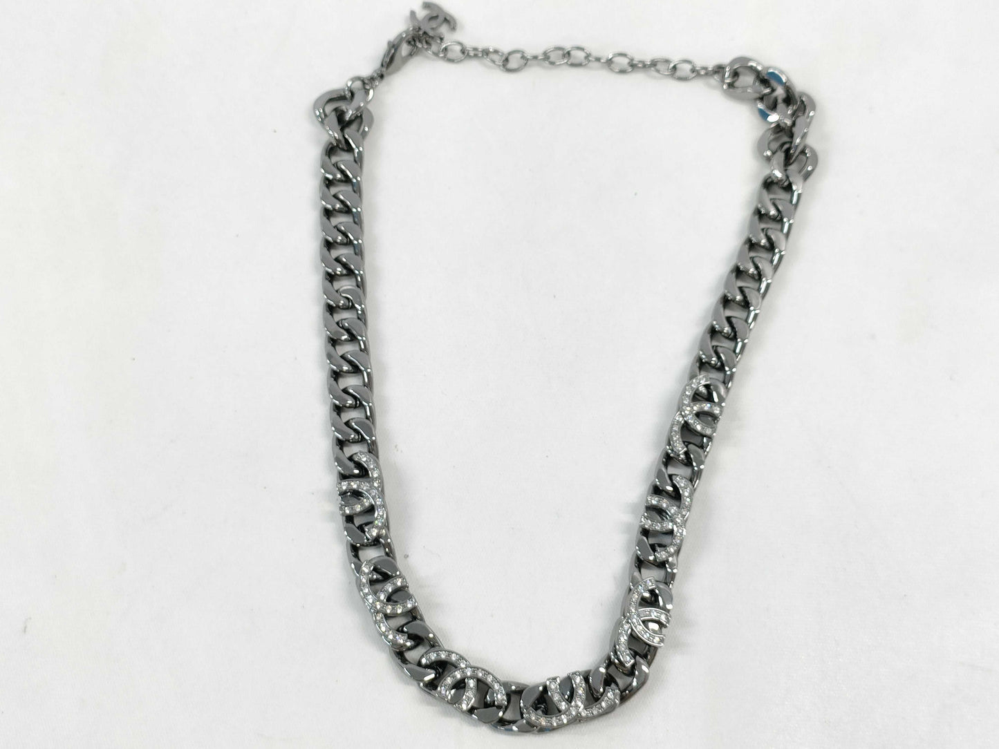 CHANEL I22K Curb Chain Necklace