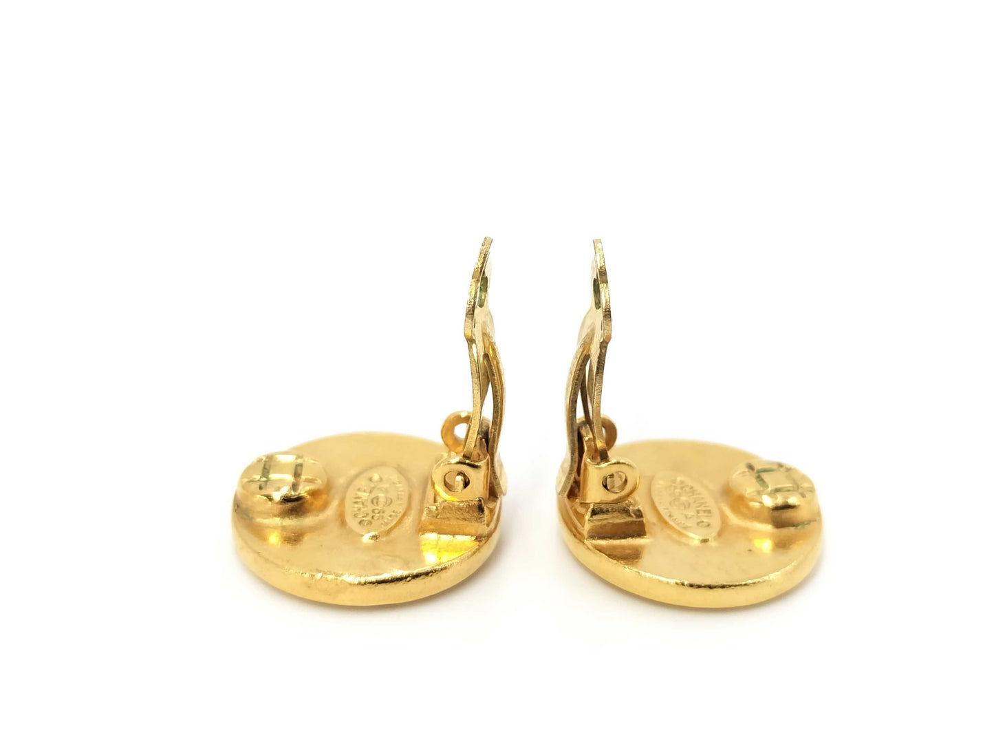 CHANEL 99A Round Logo Earrings