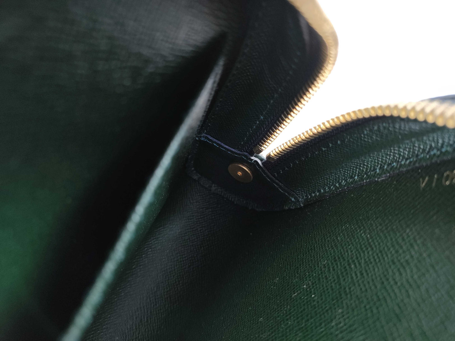 LOUIS VUITTON M30184 Taiga M30182 Baikal Second Bag