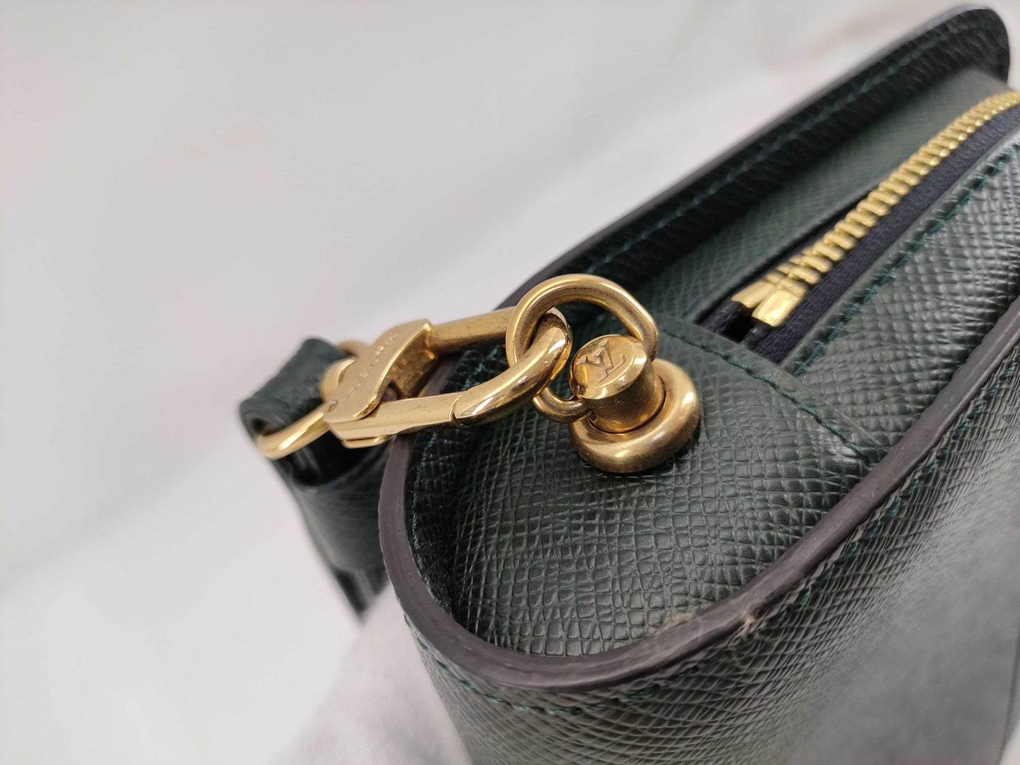 LOUIS VUITTON M30184 Taiga M30182 Baikal Second Bag