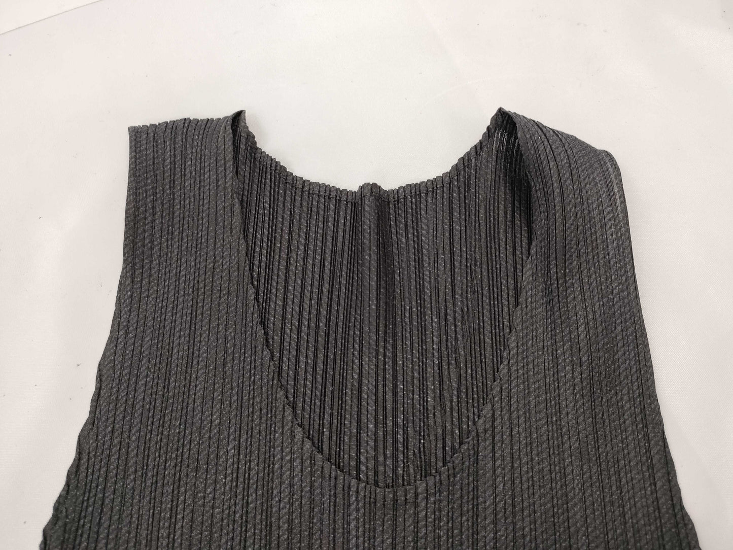 ISSEY MIYAKE Pleats Please Sleeveless Top