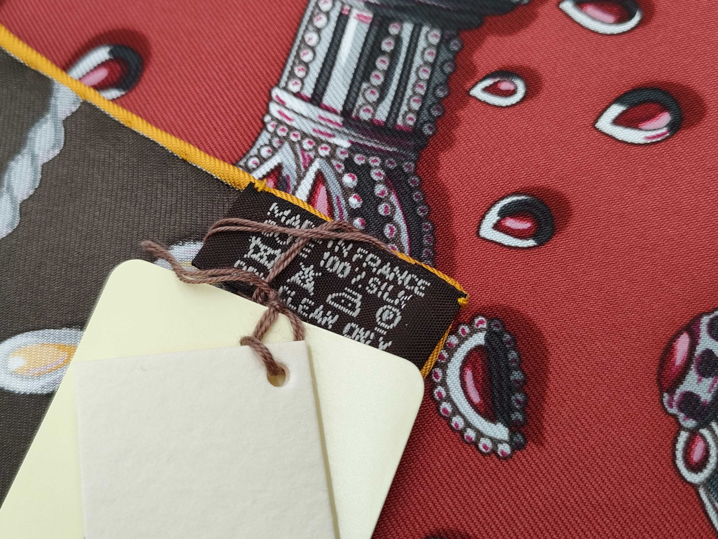 HERMES Carre TRESORS RETROUVES Scarf