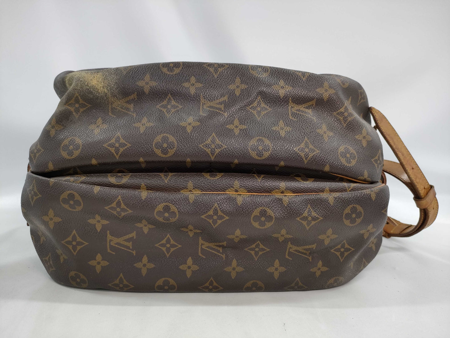LOUIS VUITTON Monogram M42254 Saumur 35 Shoulder Bag