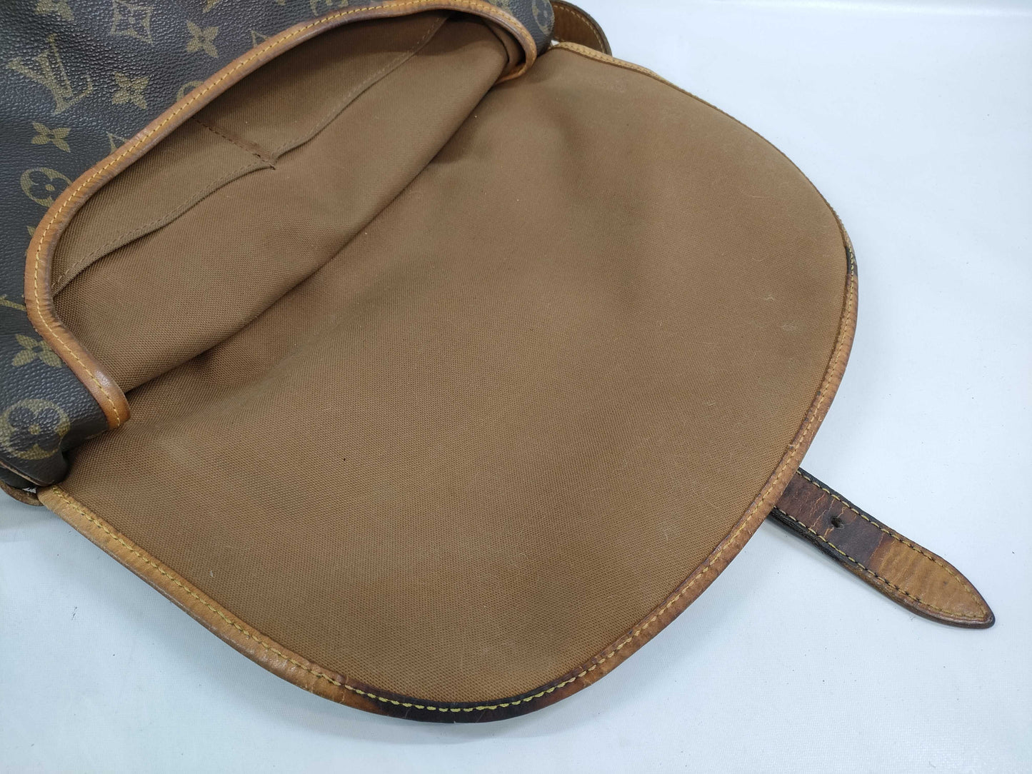 LOUIS VUITTON Monogram M42254 Saumur 35 Shoulder Bag