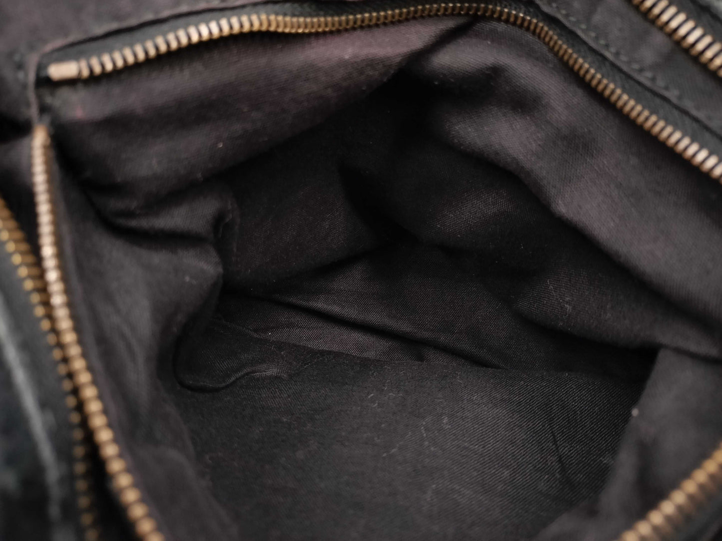 BALENCIAGA The Giant City 115748 1000 Handbag with missing plate