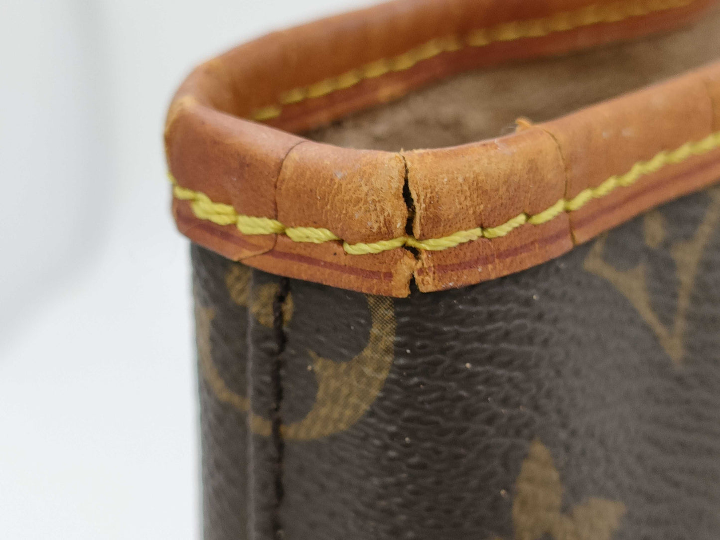 LOUIS VUITTON Monogram Bucket GM Shoulder Bag
