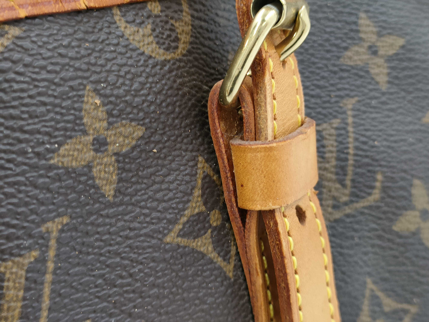 LOUIS VUITTON Monogram Bucket GM Shoulder Bag