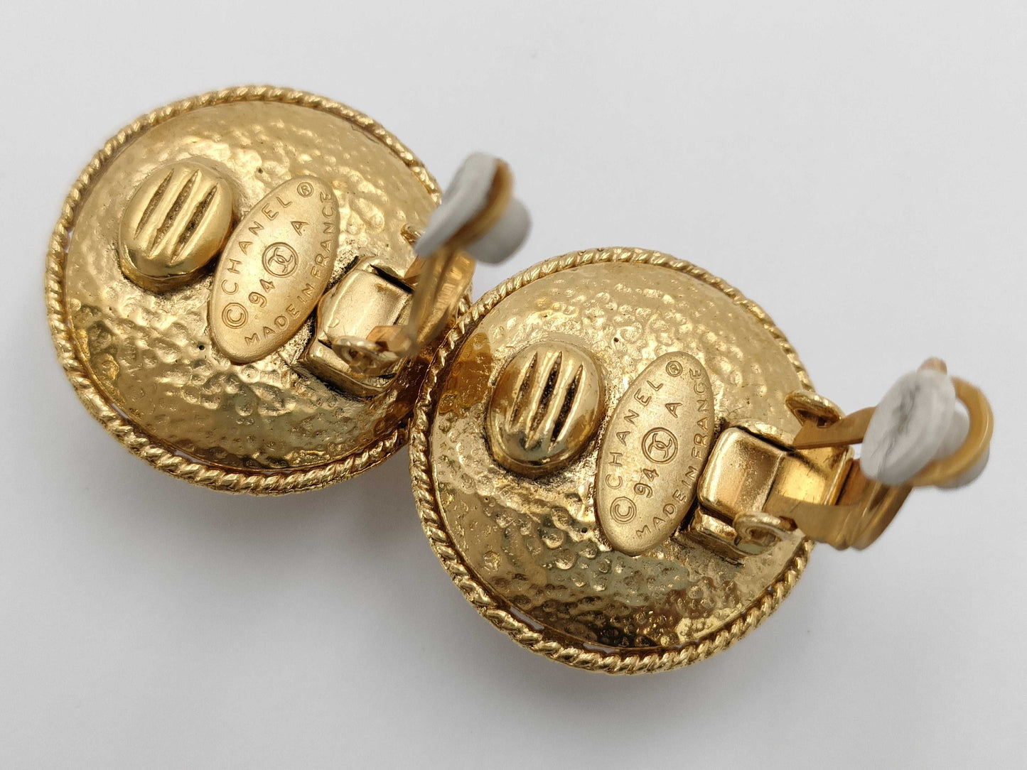 CHANEL 94A Pearl Earrings