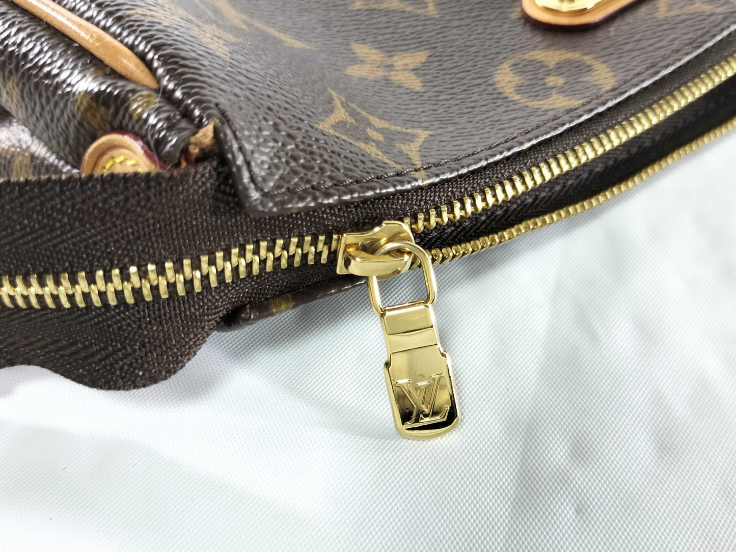 LOUIS VUITTON M95567 Monogram Eva Shoulder Bag