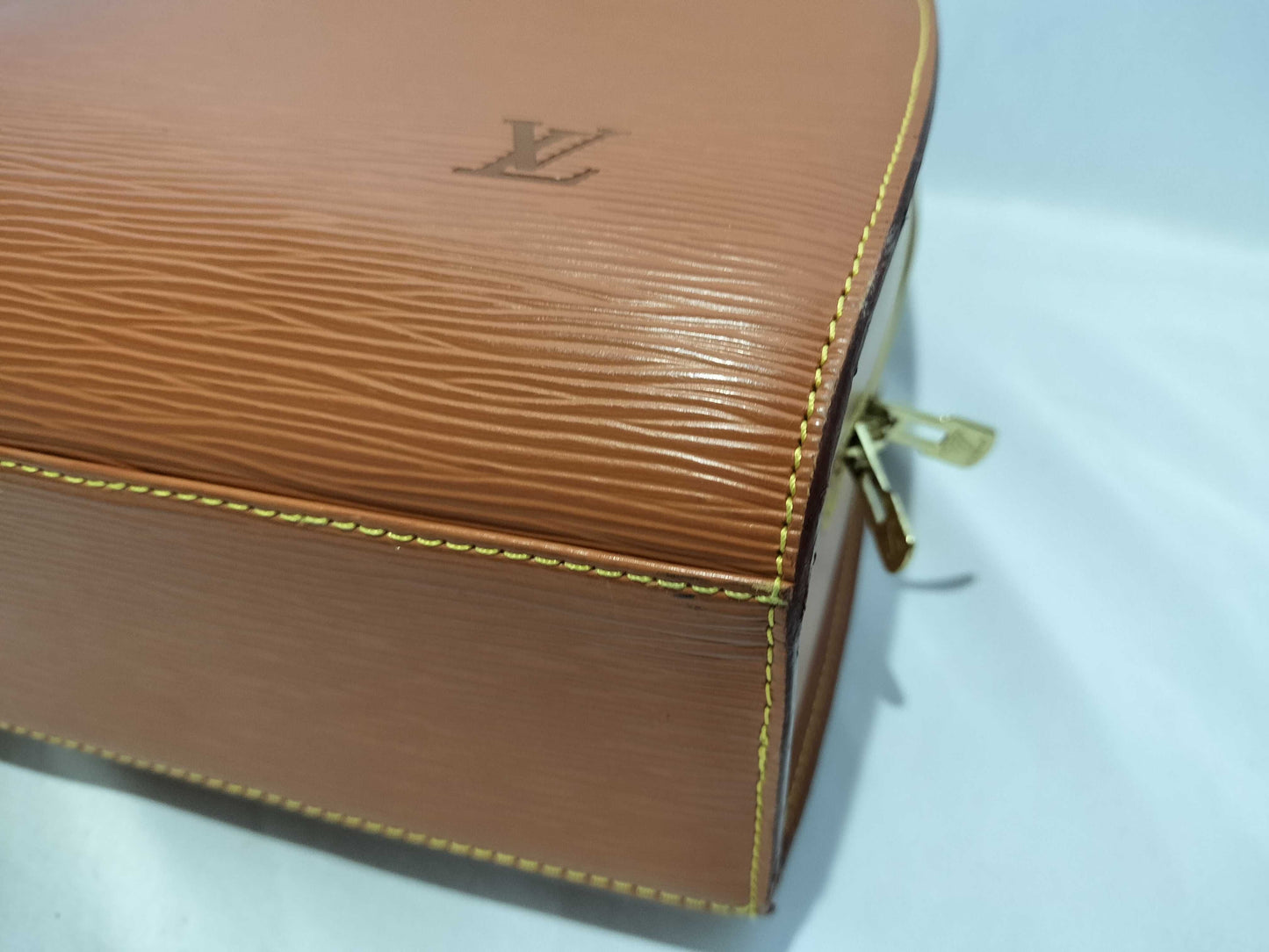 LOUIS VUITTON RFID Unverifiable AR0997 Epi Sorbonne Handbag M54518