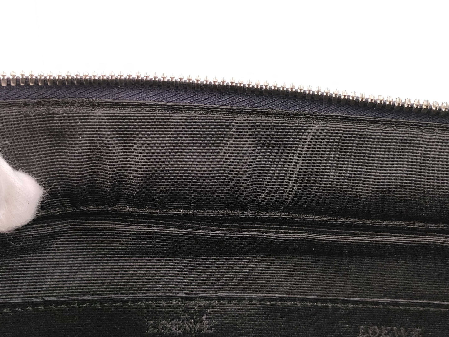 LOEWE Leather Buckle Tote/Scuff/Color Consideration Handbag