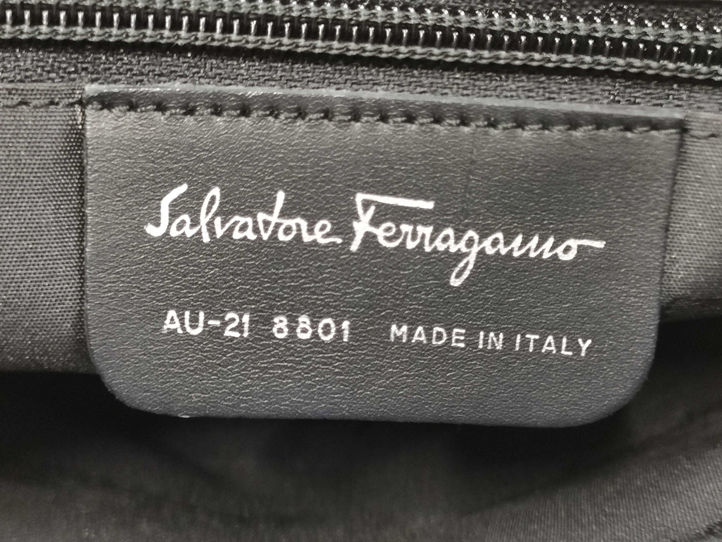 Salvatore Ferragamo Gancini One-Shoulder Bag Shoulder Bag
