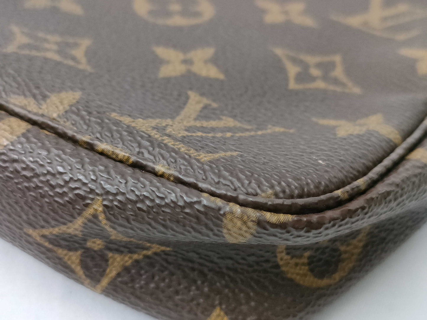LOUIS VUITTON M40712 Monogram Pochette Accessoires Handbag