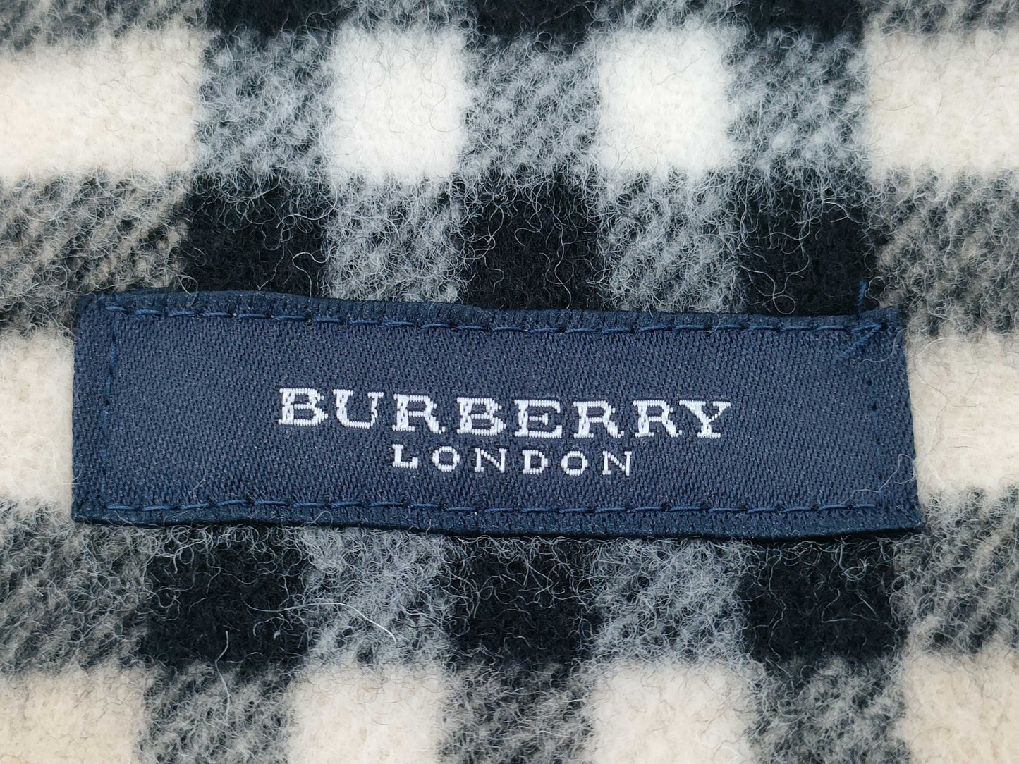 BURBERRY gift scarf