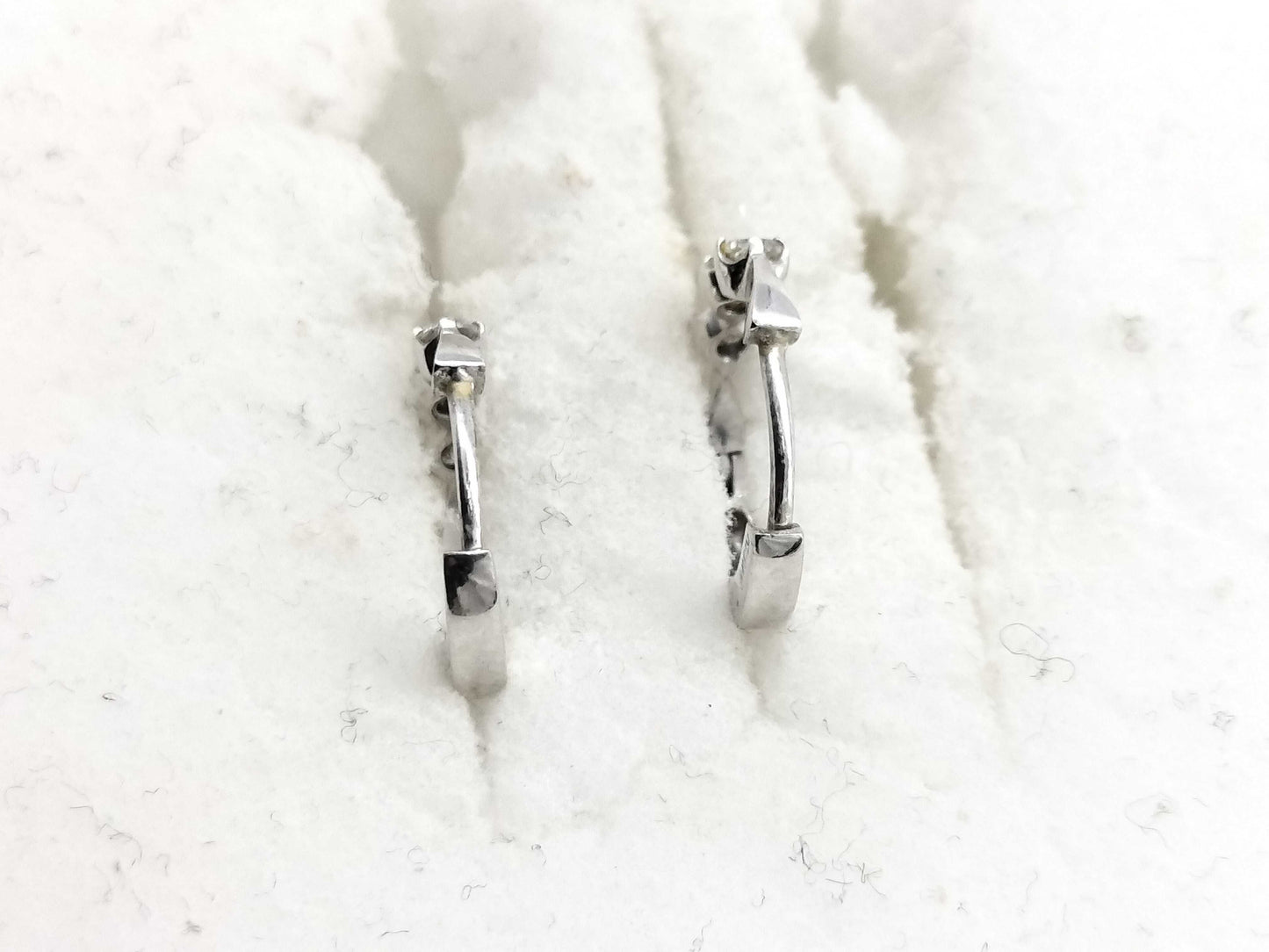 D0.10ct/0.10ct K18WG 2.0g Earrings