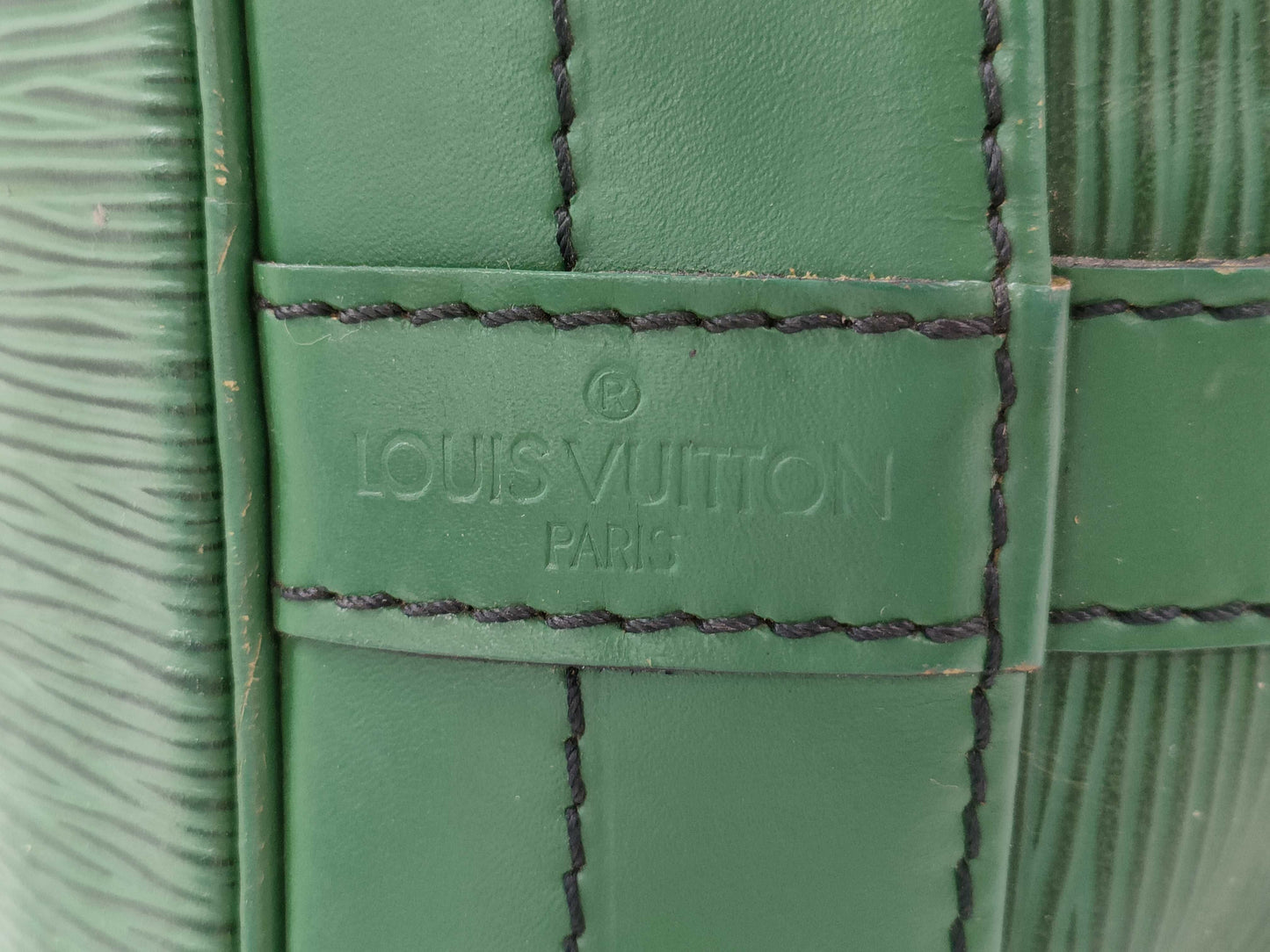 LOUIS VUITTON Epi Noe/Green Shoulder Bag
