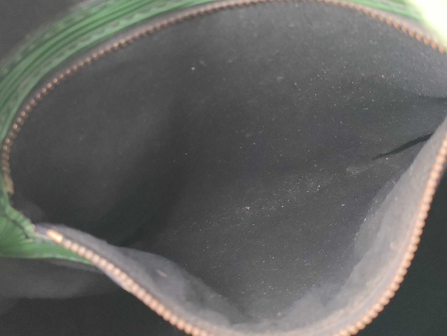LOUIS VUITTON Epi Noe/Green Shoulder Bag