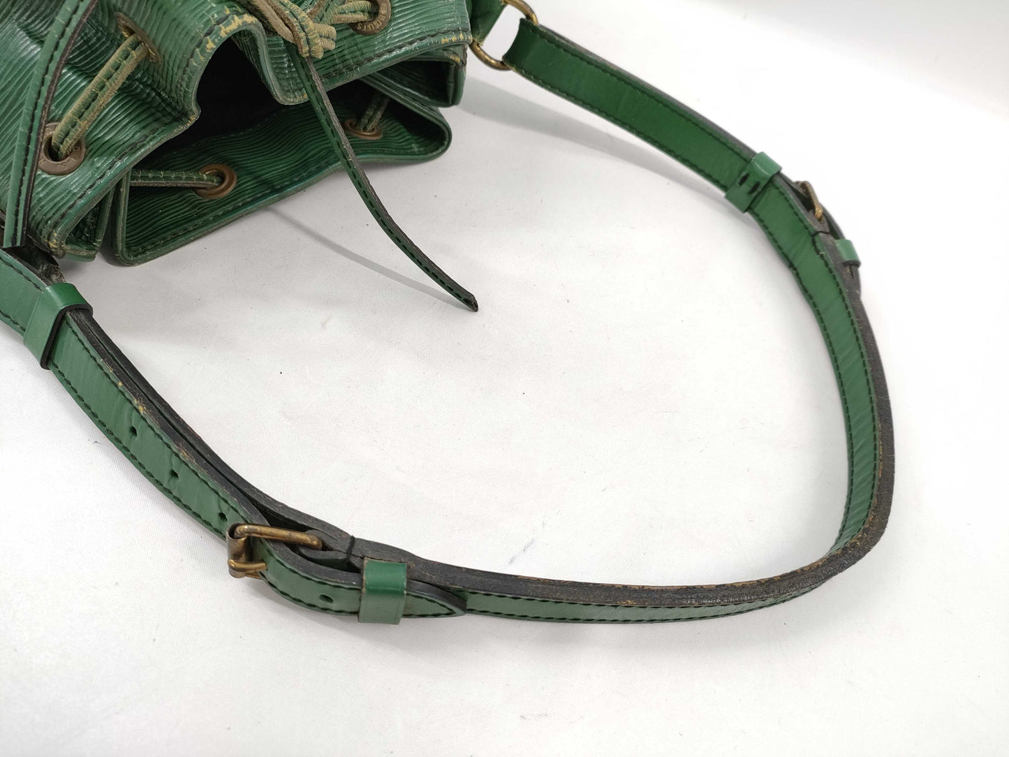 LOUIS VUITTON Epi Noe/Green Shoulder Bag