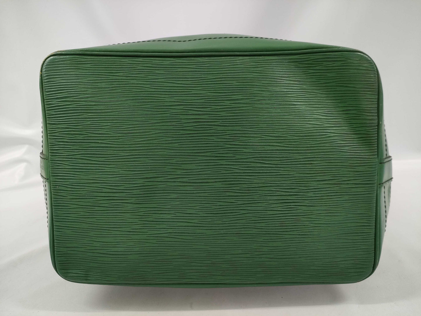 LOUIS VUITTON Epi Noe/Green Shoulder Bag