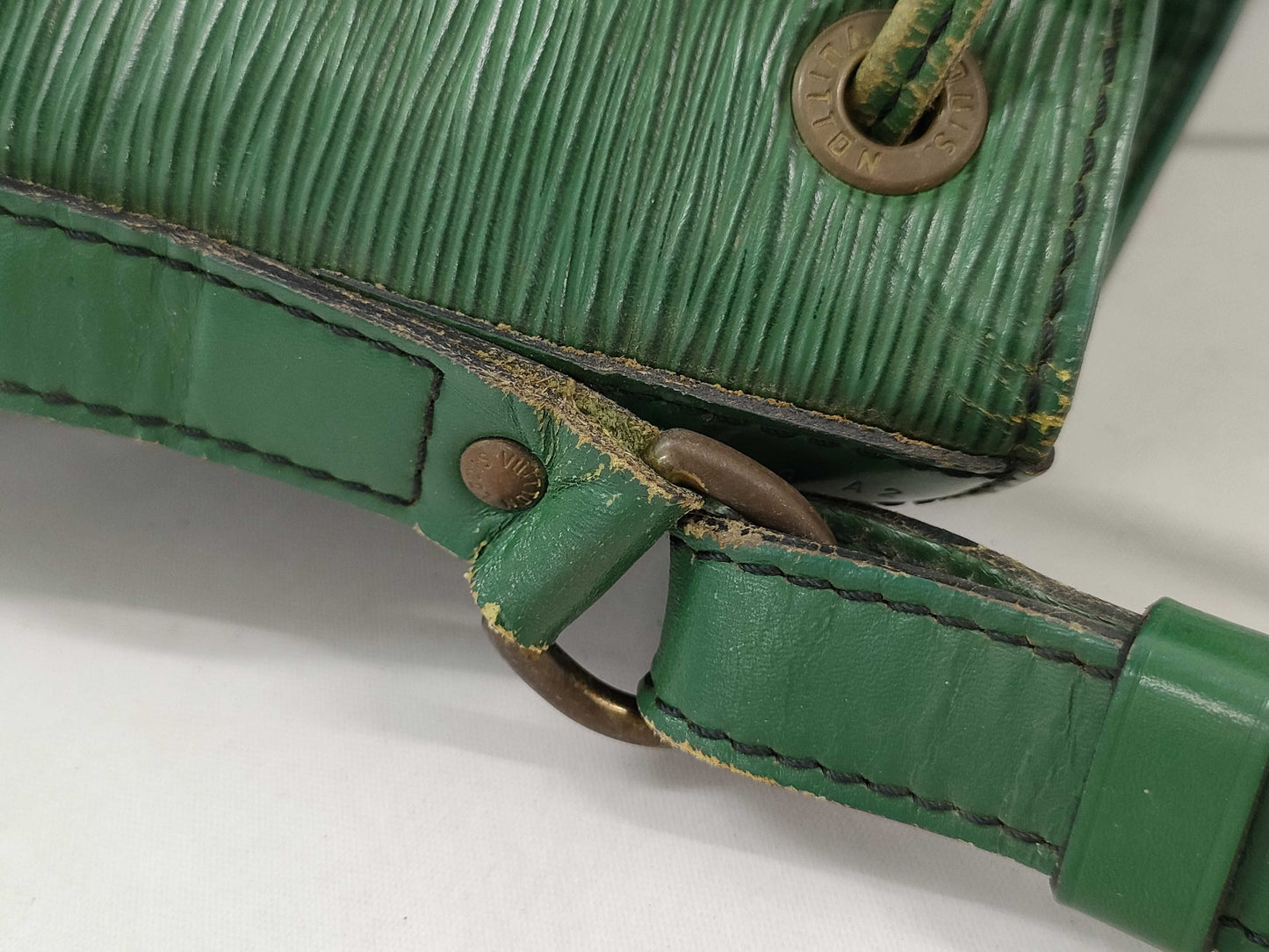 LOUIS VUITTON Epi Noe/Green Shoulder Bag