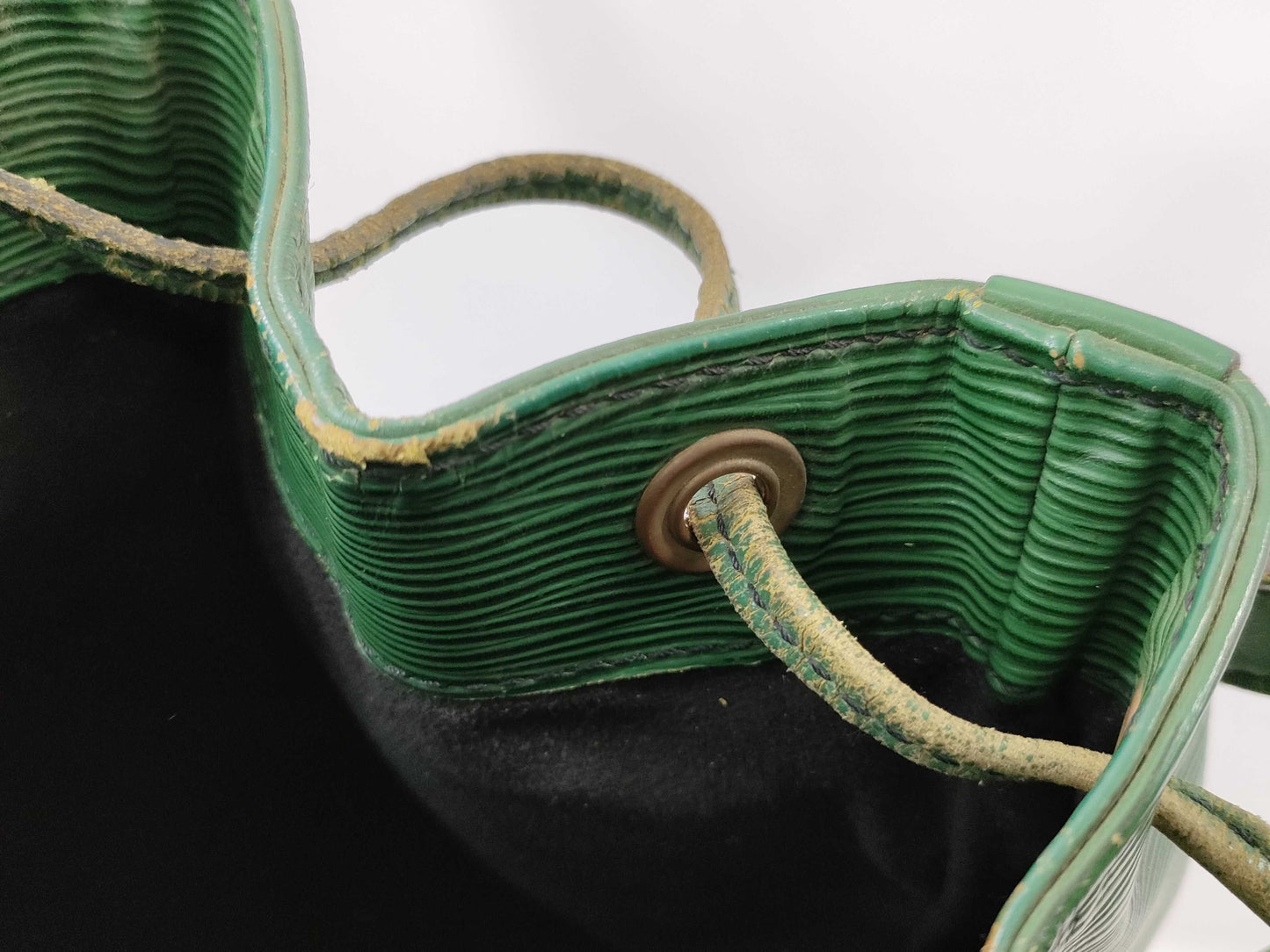 LOUIS VUITTON Epi Noe/Green Shoulder Bag