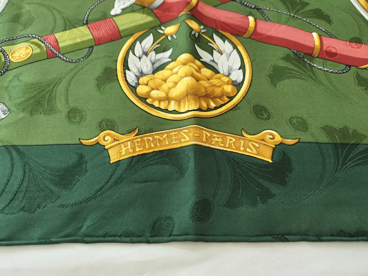 HERMES Carre PRiNCES DU SOLEiL LEVANT Scarf