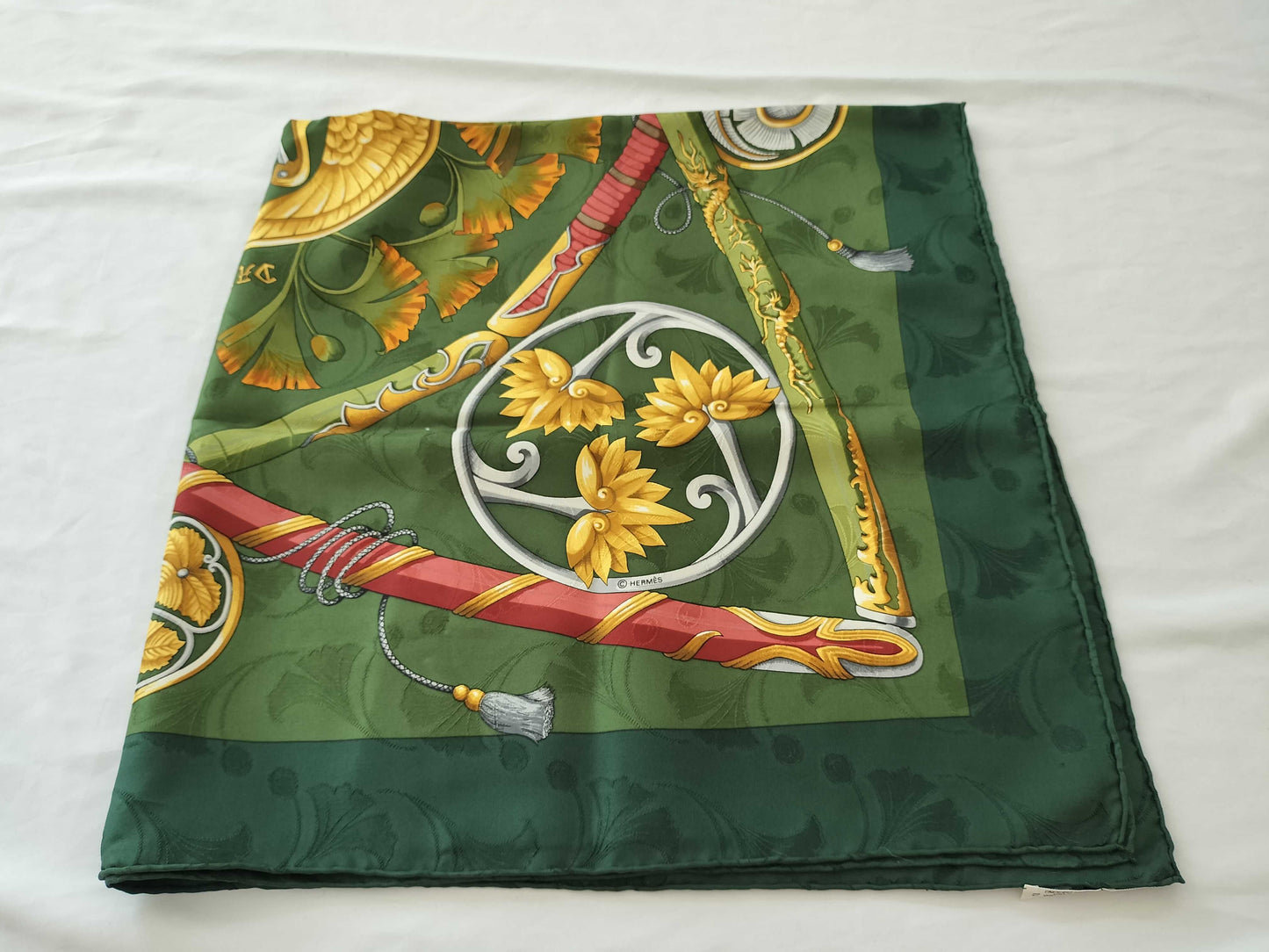 HERMES Carre PRiNCES DU SOLEiL LEVANT Scarf
