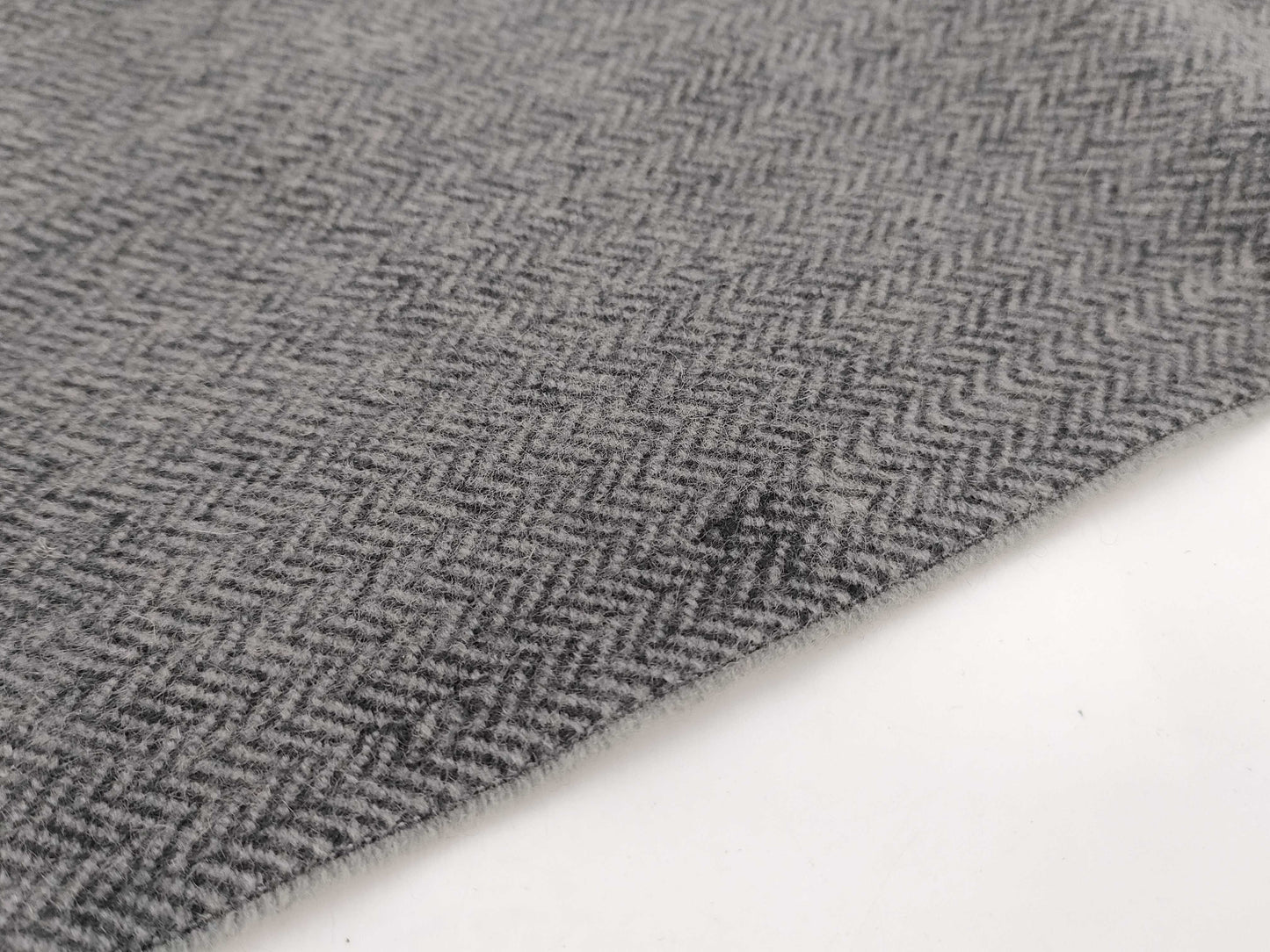 LOEWE 100% Cashmere Scarf