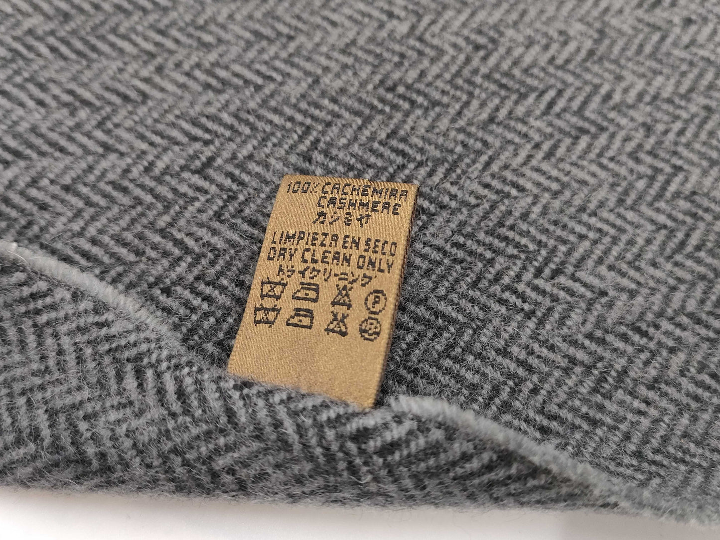 LOEWE 100% Cashmere Scarf