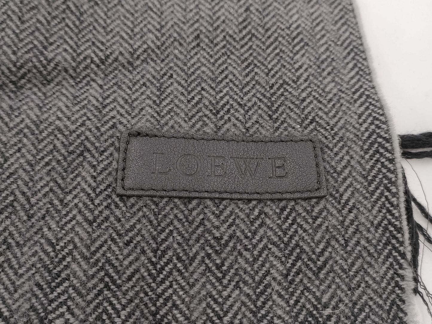 LOEWE 100% Cashmere Scarf