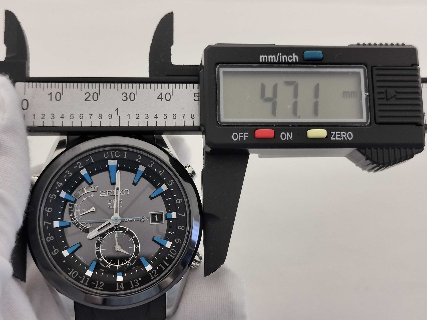 SEIKO 7X52-0AB0 4N0090 Solar Men's Watch