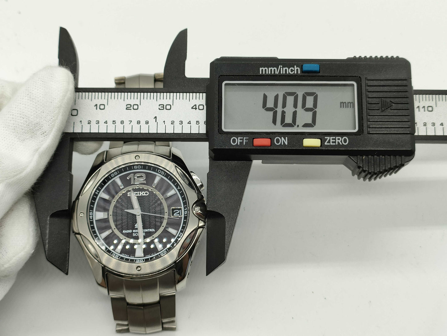 SEIKO 7B22-0AA0 Solar Men's Watch