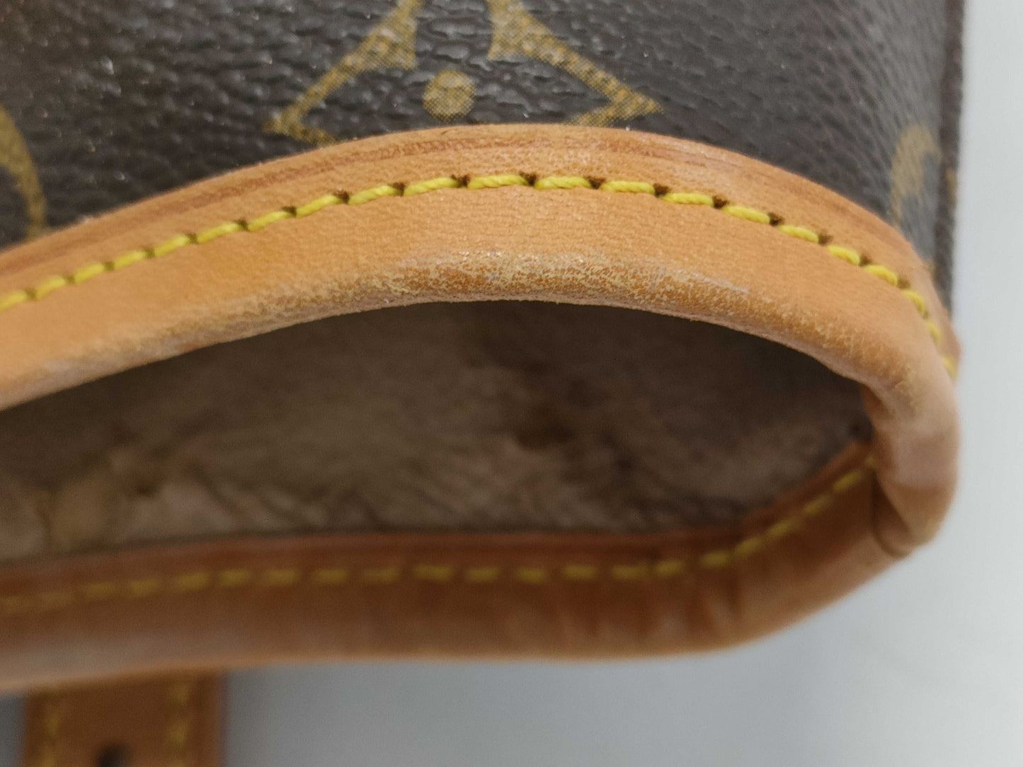 LOUIS VUITTON Monogram Bucket GM Tote Bag with Pouch