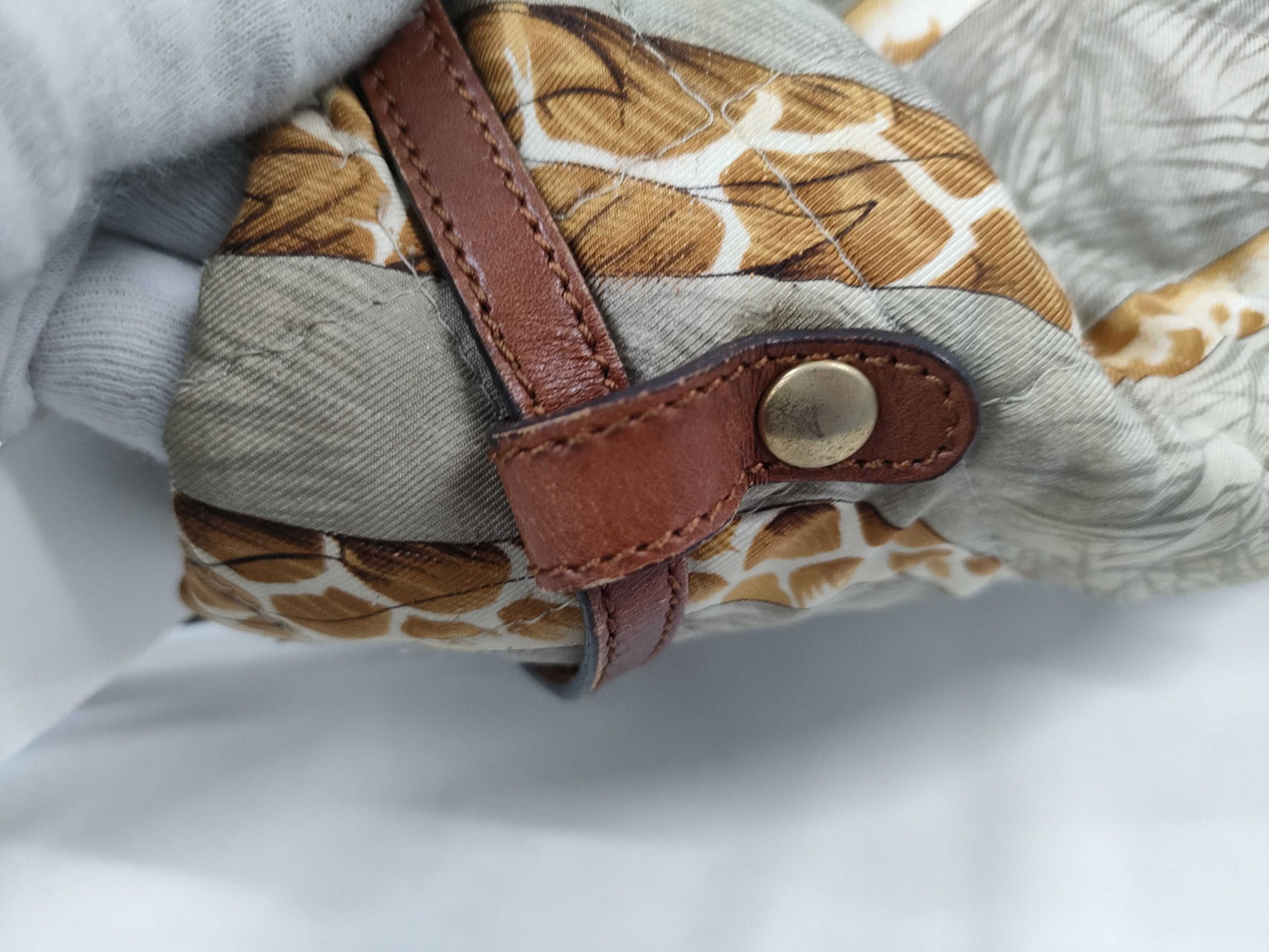 Salvatore Ferragamo Animal Tote AU-21 Shoulder Bag