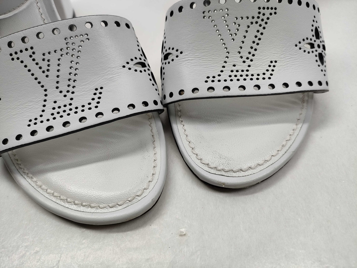 LOUIS VUITTON Mahina Mahina Horizon Punching Sandals