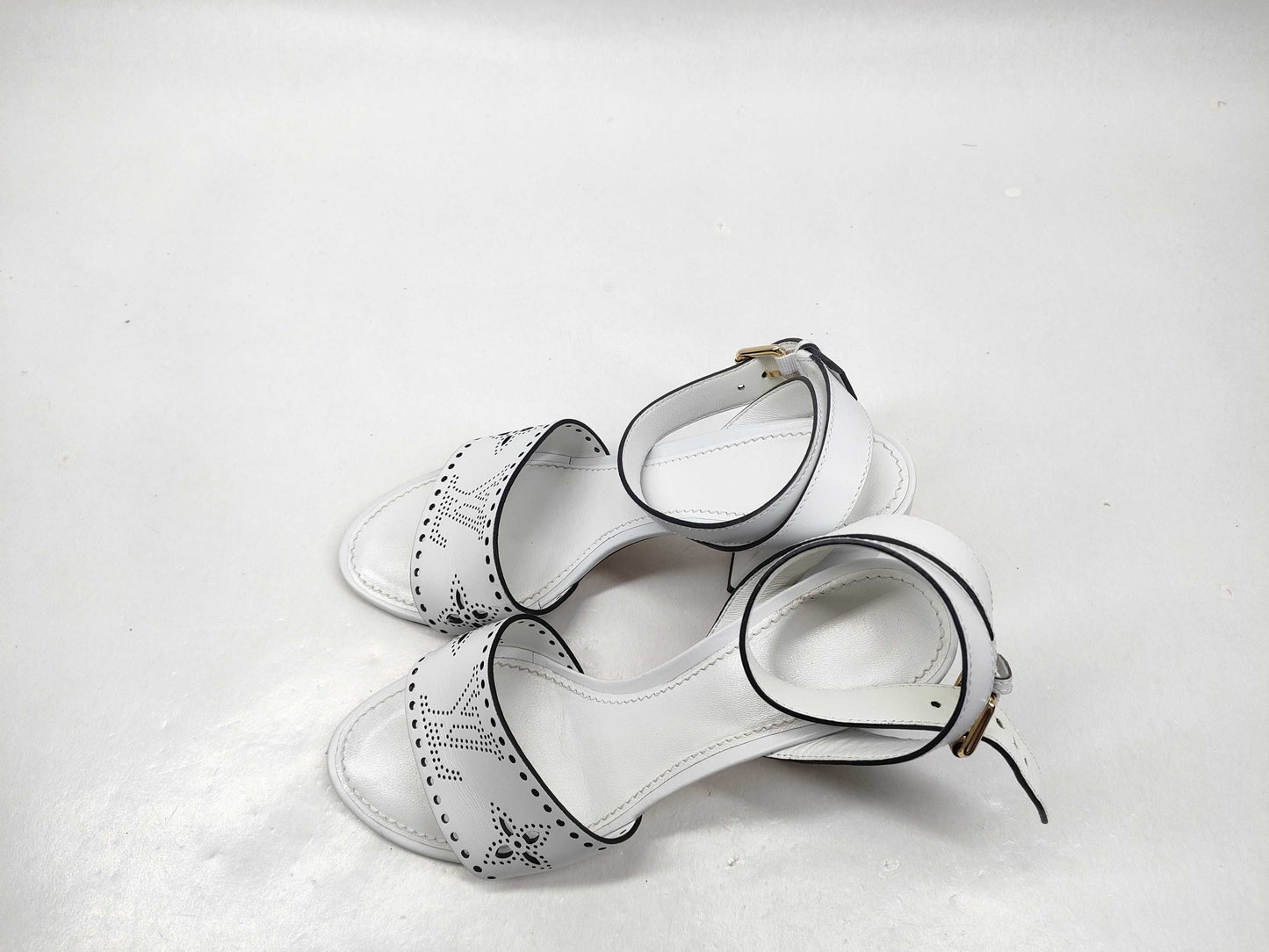 LOUIS VUITTON Mahina Mahina Horizon Punching Sandals