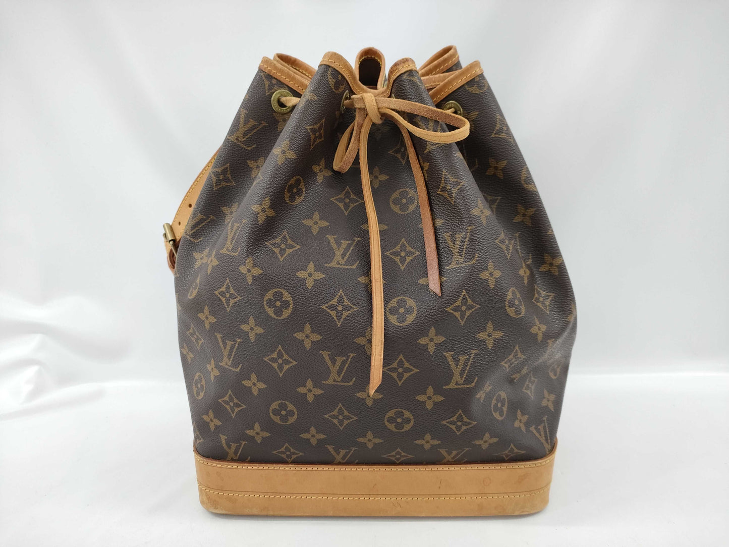 LOUIS VUITTON Monogram M42224 Noe Shoulder Bag