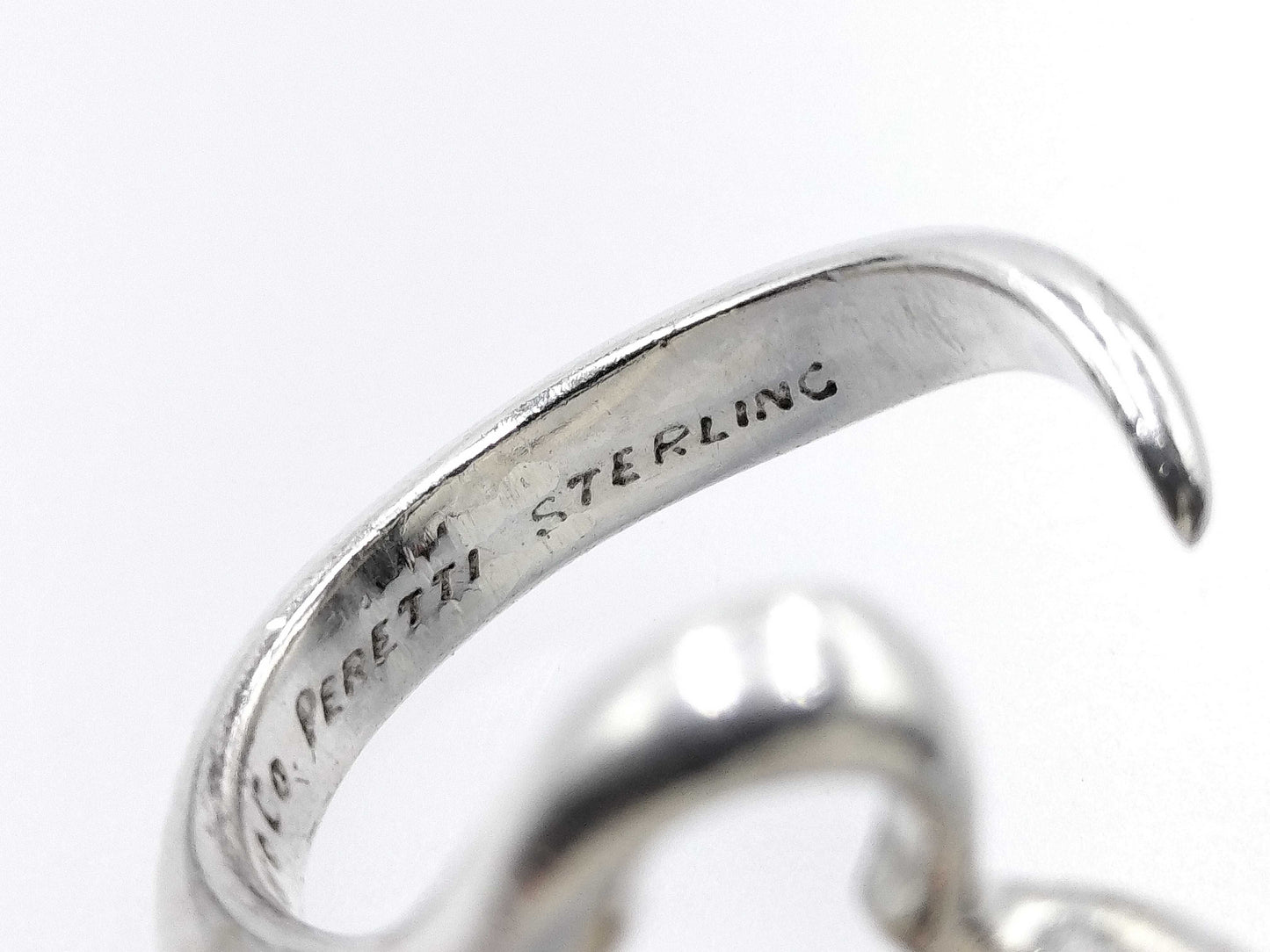 Tiffany & Co. Peretti Open Heart Ring, 6.3g