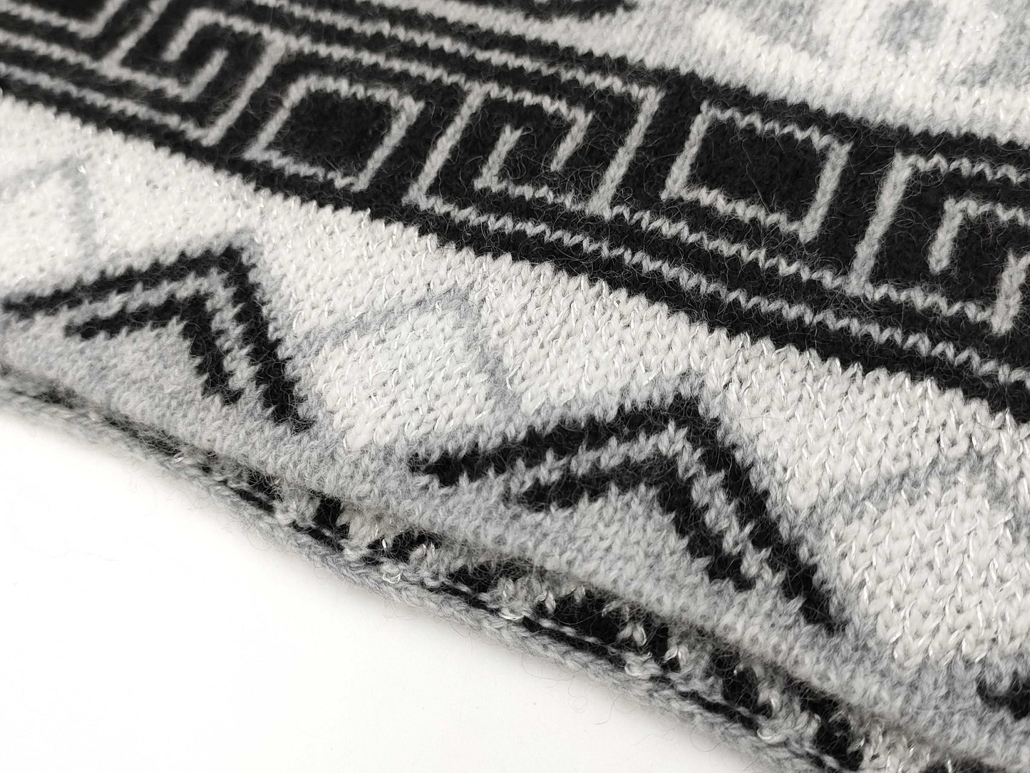CHANEL scarf with Coco mark, cashmere, and tag