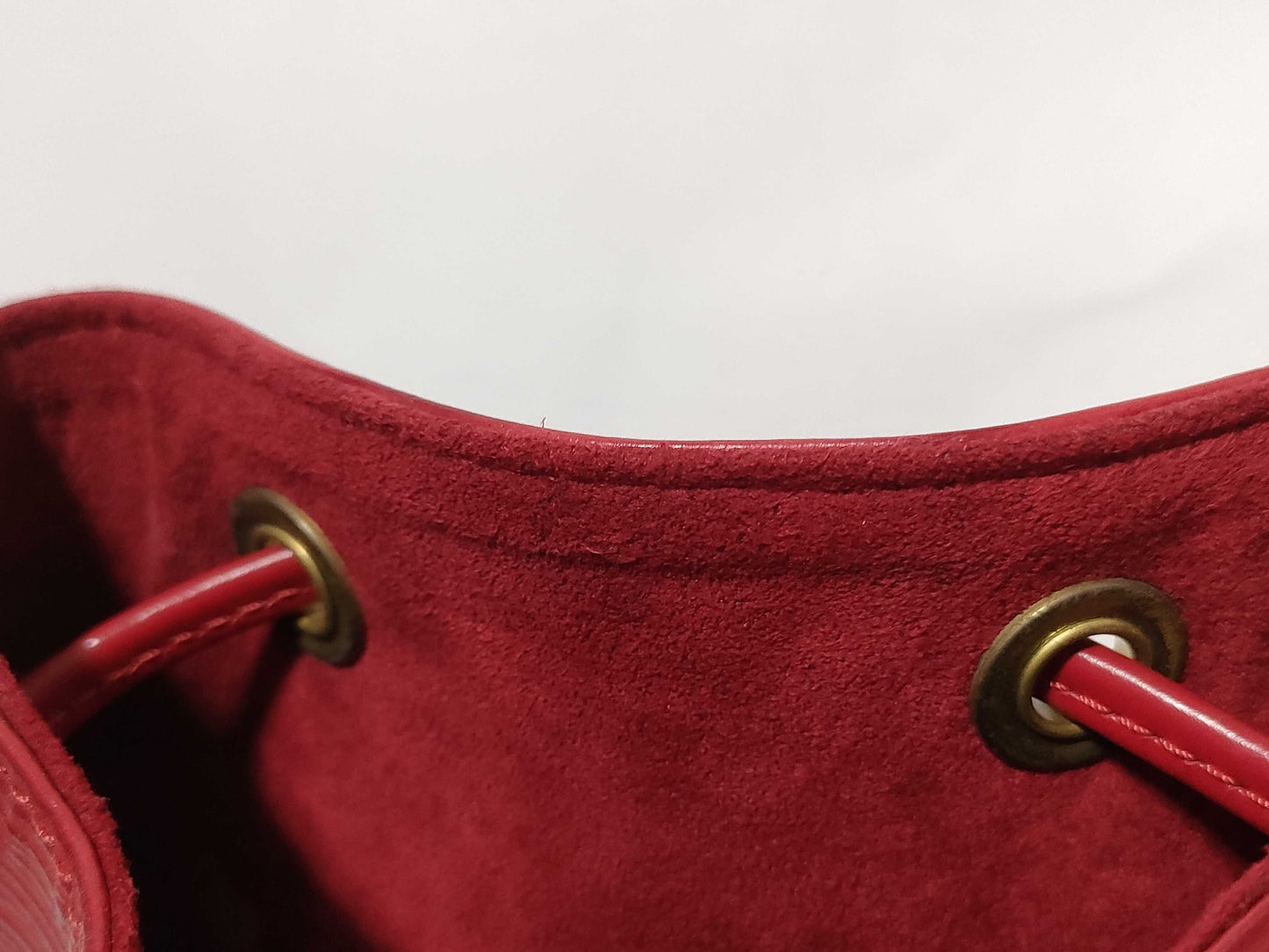 LOUIS VUITTON AR0958 Epi Noe Red Shoulder Bag