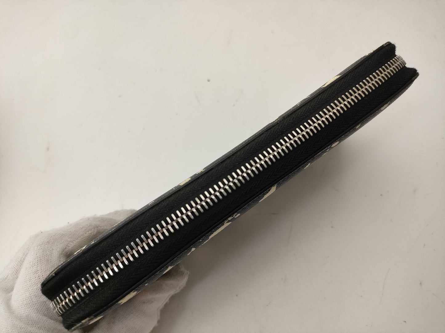 Dior round long wallet