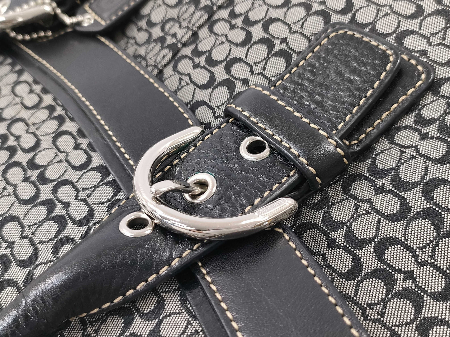 COACH Signature 7080 Handbag