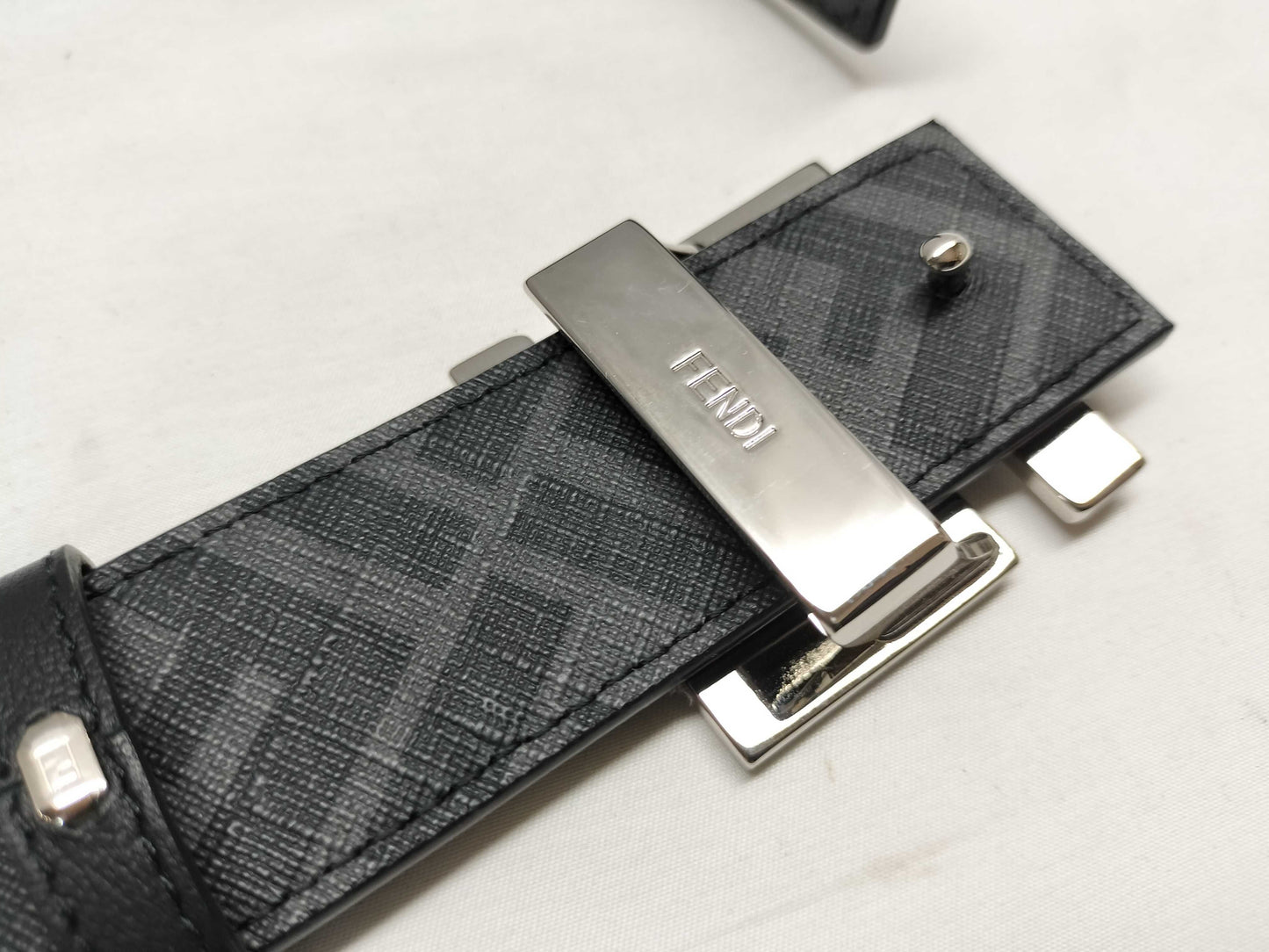 FENDI Mamma Round FF Belt Reversible Belt