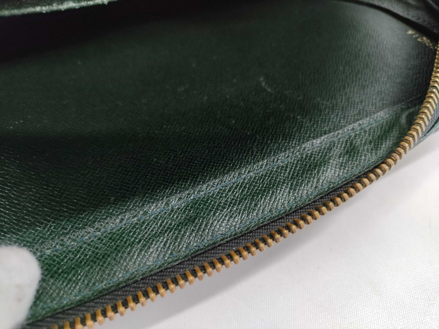 LOUIS VUITTON Taiga M30184 Baikal Second Bag